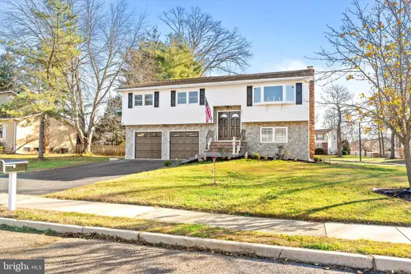 93 Tudor Dr, HAMILTON, NJ 08690