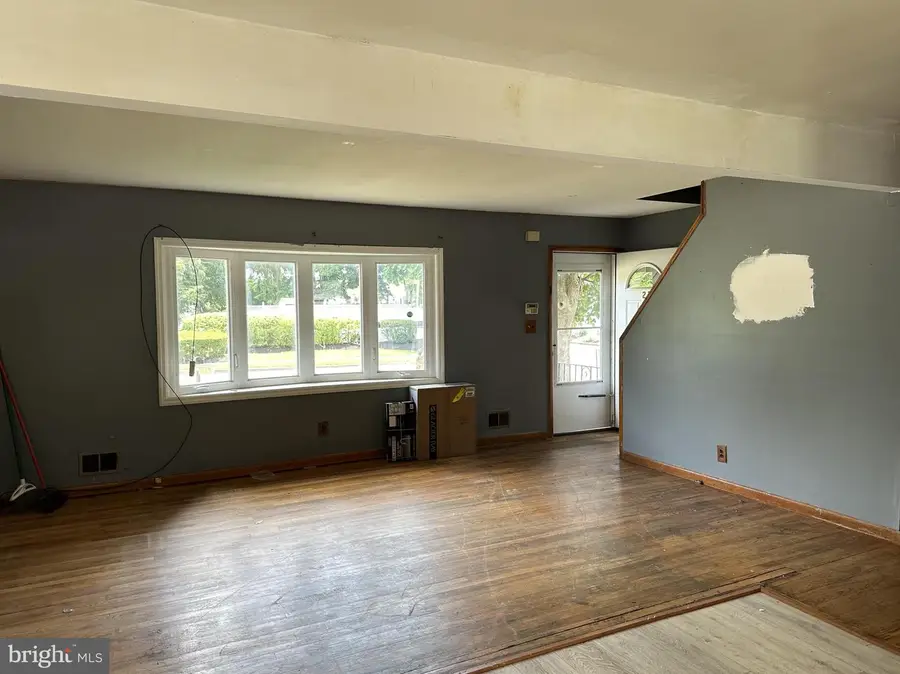 21 Loomis Ave, Hamilton, NJ 08610 - #3