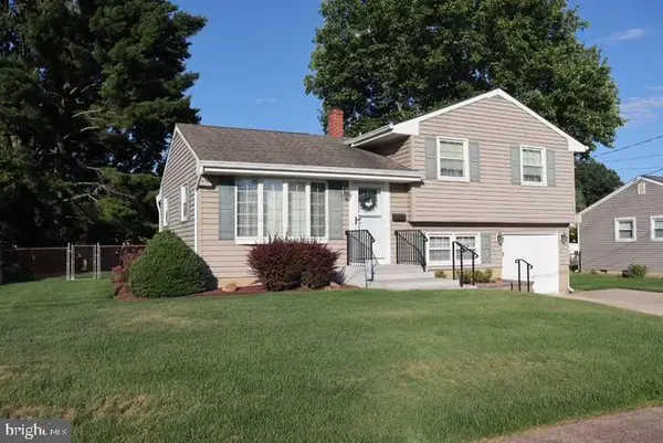 12 Phaeton Dr, HAMILTON, NJ 08690