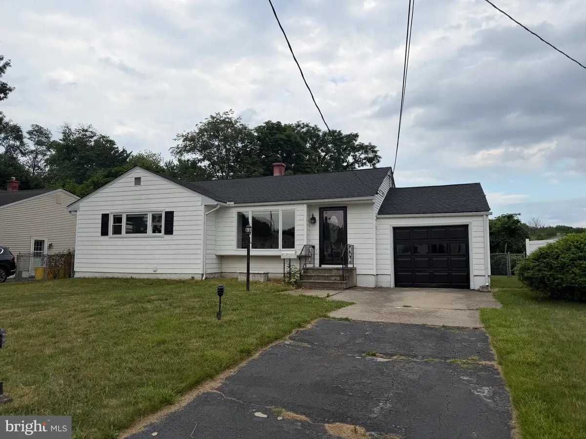 60 Sherbrooke Rd, Ewing, NJ 08638 - #1