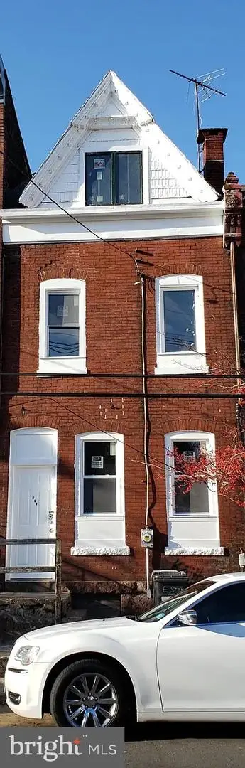 872 E State St, TRENTON, NJ 08609