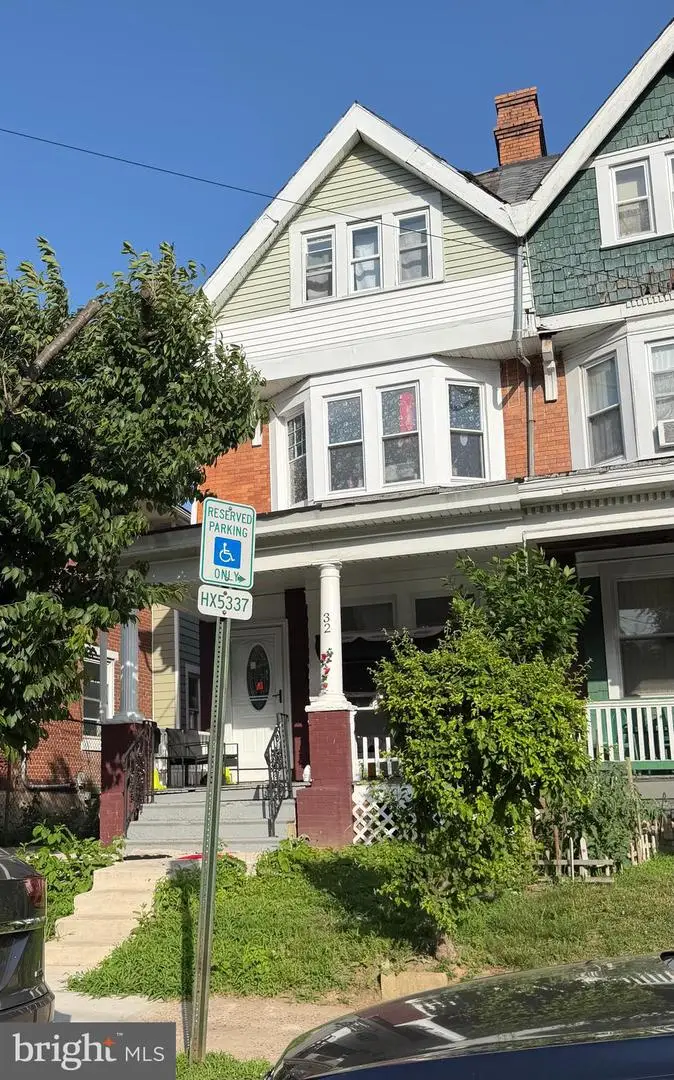 32 Delawareview Ave, Trenton, NJ 08618 - #1