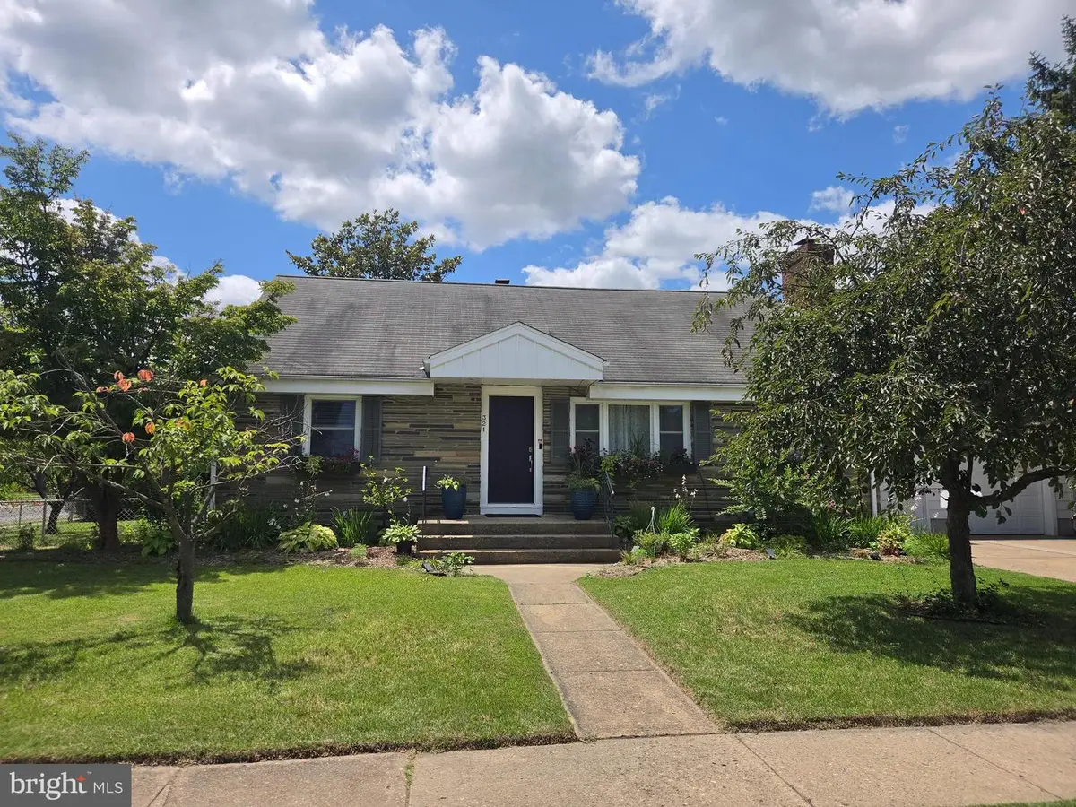 321 Buttonwood St, Hamilton, NJ 08619 - #1