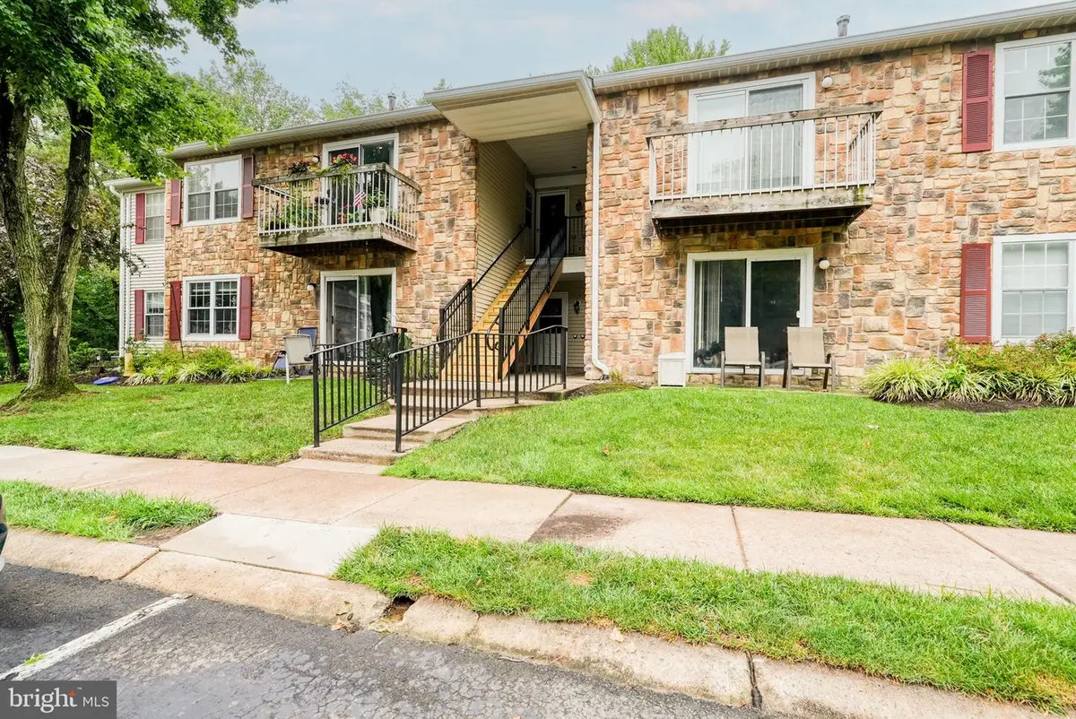33 Coral Tree Ct, Lawrence, NJ 08648 - #1