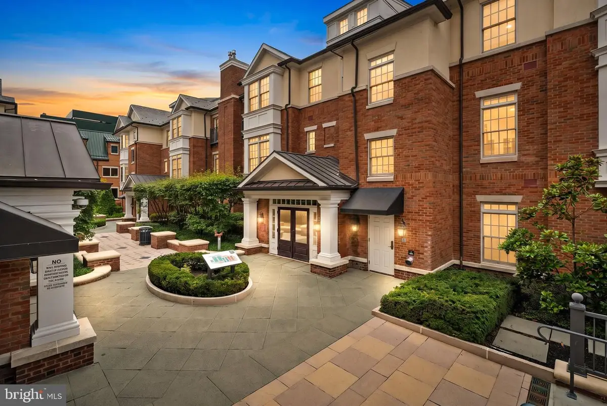 132 Victoria Mews, Princeton, NJ 08542 - #1
