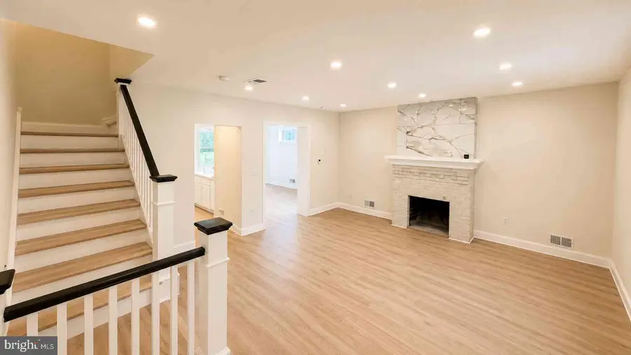26 Elmhurst Ave, Trenton, NJ 08618 - #2