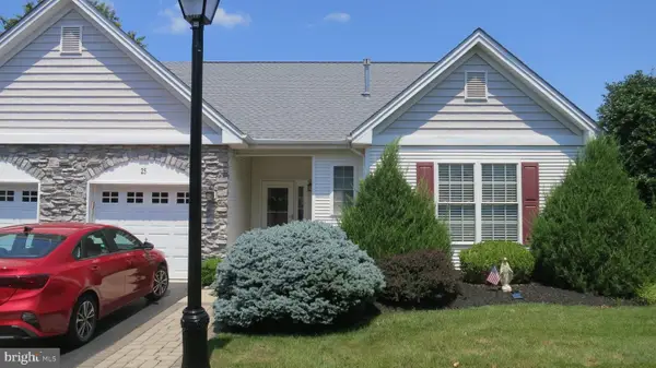 25 Chickadee Way, HAMILTON, NJ 08690