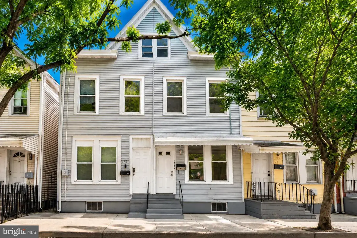 717 Division St, Trenton, NJ 08611 - #1