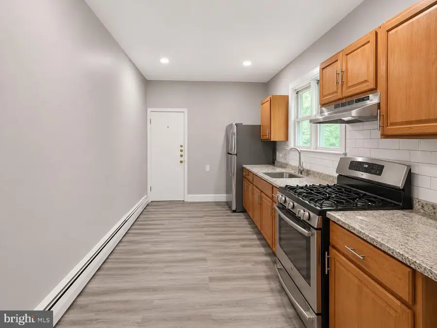 717 Division St, Trenton, NJ 08611 - #3
