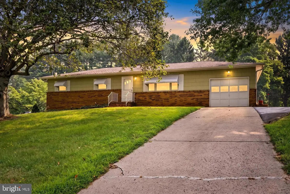 281 Windsor Rd, Hightstown, NJ 08520 - #1