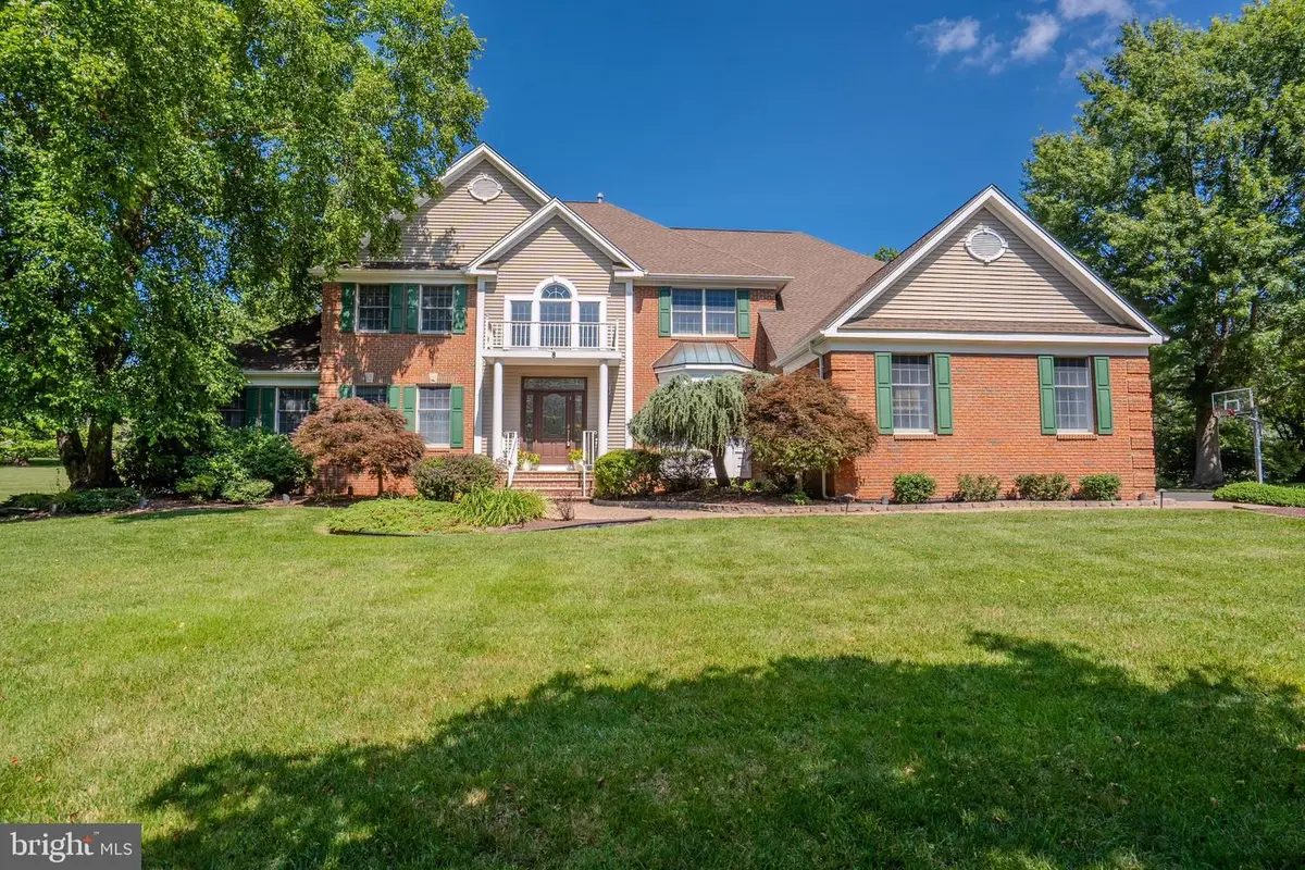8 Marian Dr, West Windsor, NJ 08550 - #1