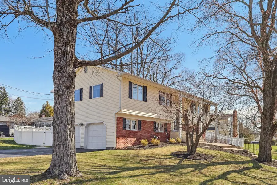 6 Rydal Dr, Lawrence, NJ 08648 - #3