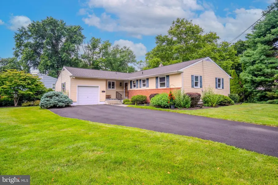 19 Burning Tree Ln, Lawrence, NJ 08648 - #3