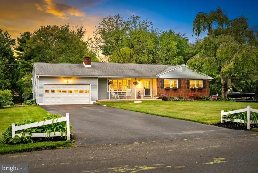 20 Winterset Dr, Robbinsville, NJ 08690 - #2