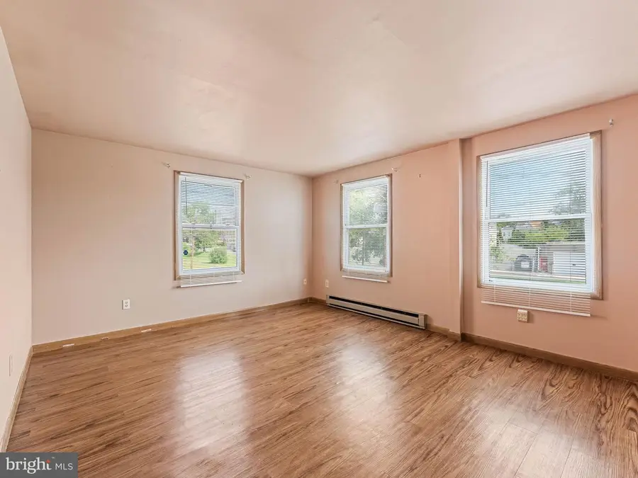 55 Summer St #d, Trenton, NJ 08618 - #3