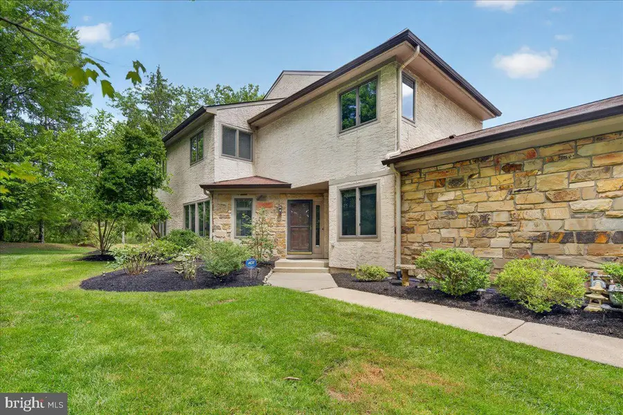 81 Woodmont Dr, Lawrenceville, NJ 08648 - #2