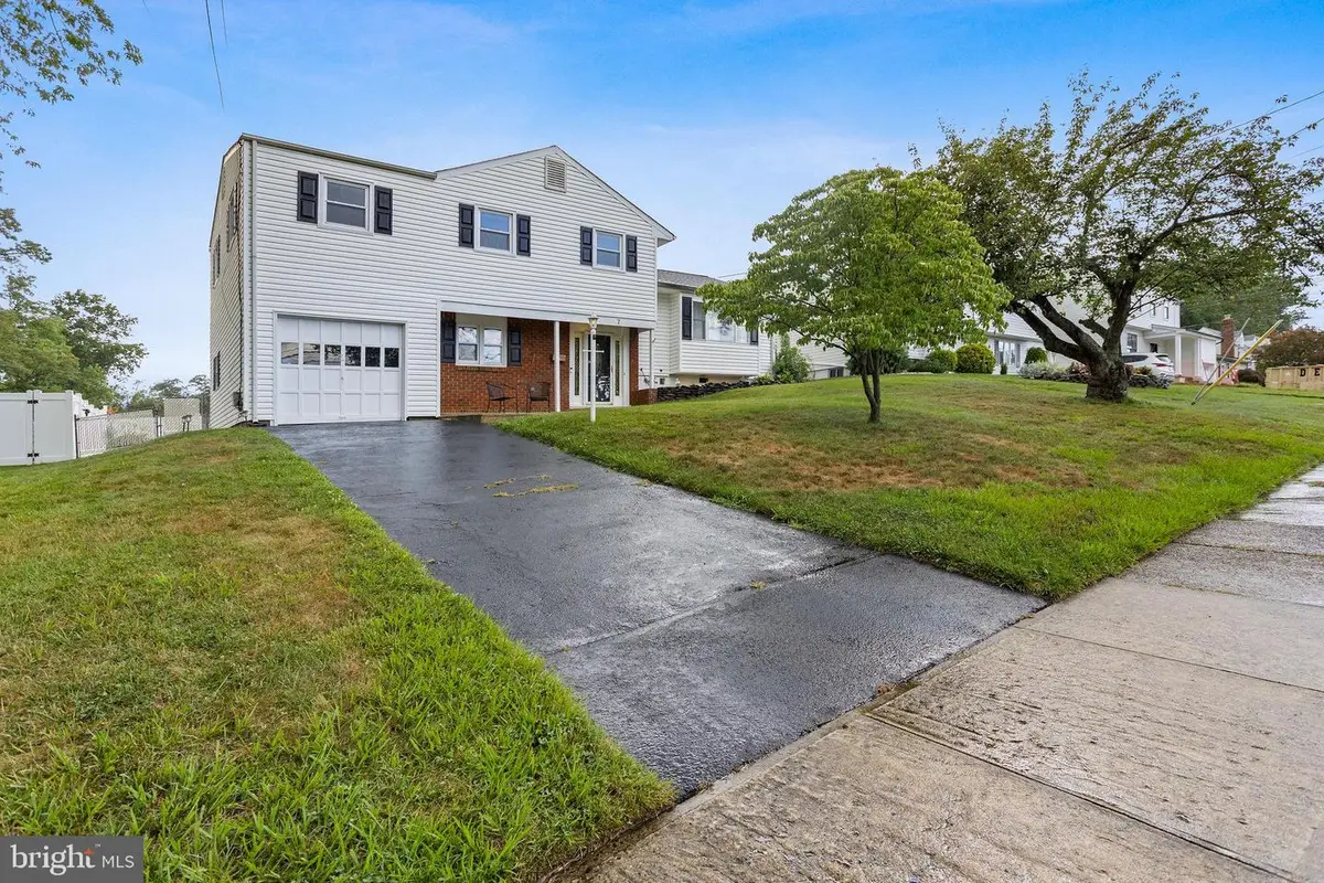 7 Hempstead Rd, Hamilton, NJ 08610 - #1