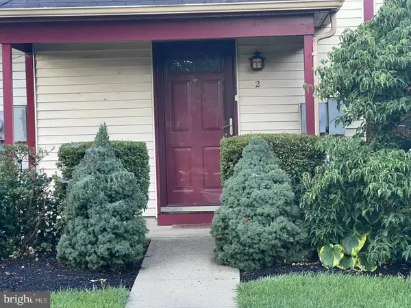 2 Chadwick Ct, ROBBINSVILLE, NJ 08691