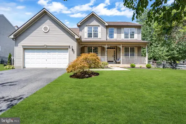 2 Stonehedge Dr, HIGHTSTOWN, NJ 08520