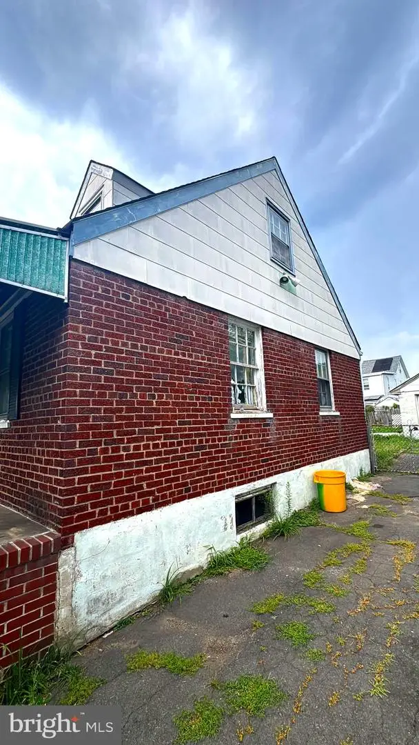 52 Caroline Ave, Hamilton, NJ 08610 - #2