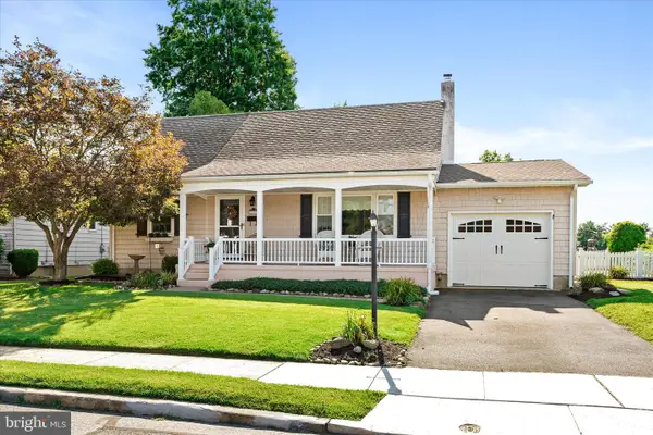 29 Mario Dr, HAMILTON, NJ 08690