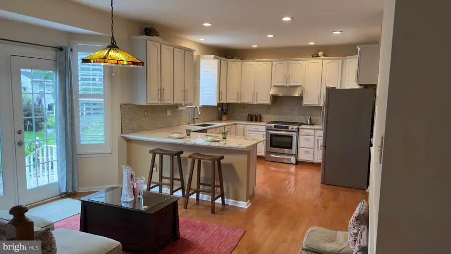 28 Pemberton Ln, East Windsor, NJ 08520 - #3