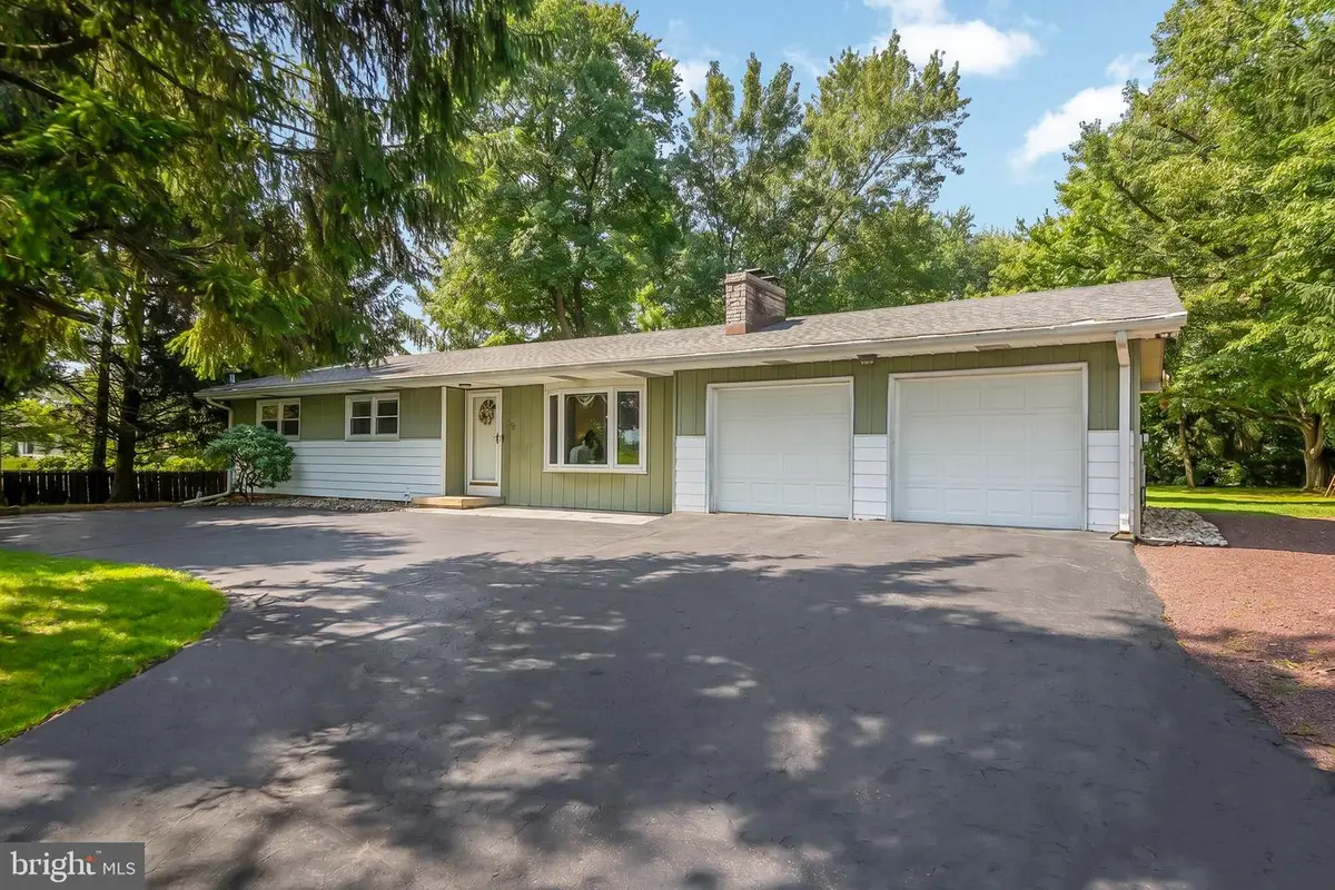 195 Lawrenceville Pennington Rd, Lawrenceville, NJ 08648 - #1