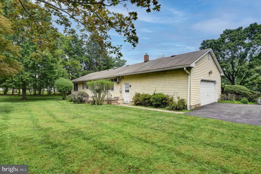 19 Crown Rd, Ewing, NJ 08638 - #2