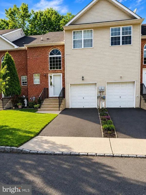 130 Orchid Ln, EWING, NJ 08638