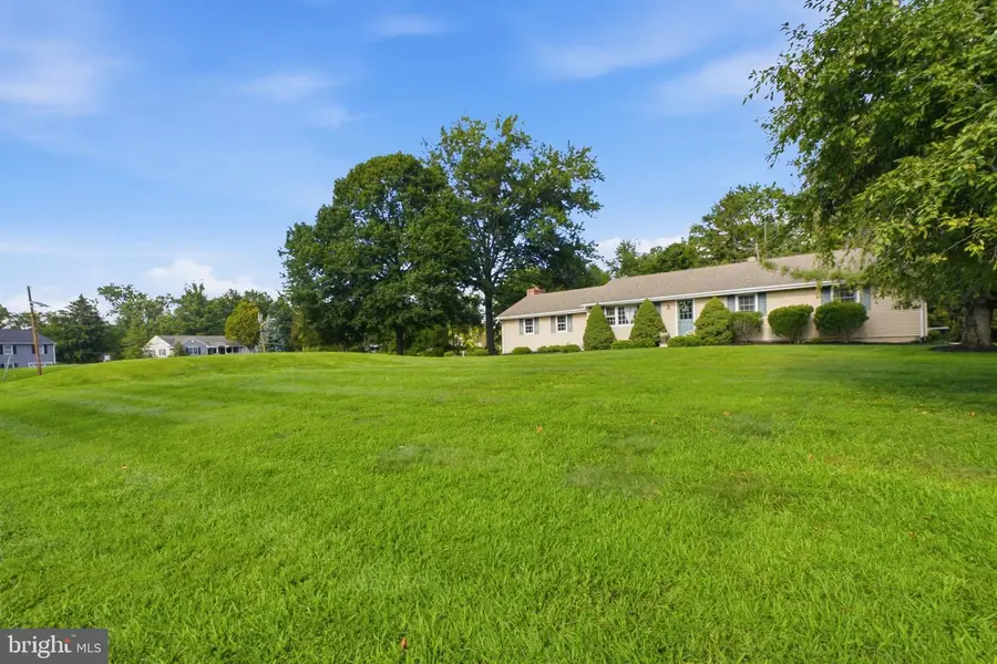7 Morningside Dr, Pennington, NJ 08534 - #3