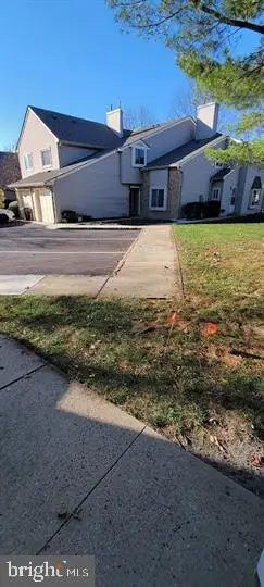 82 Chatham Ct, East Windsor, NJ 08520 - #3