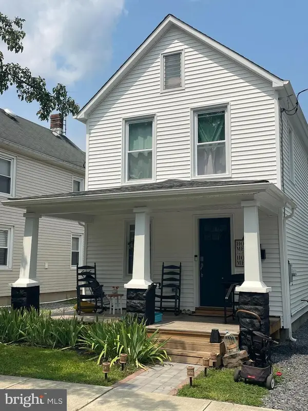 104 1st Ave, HIGHTSTOWN, NJ 08520