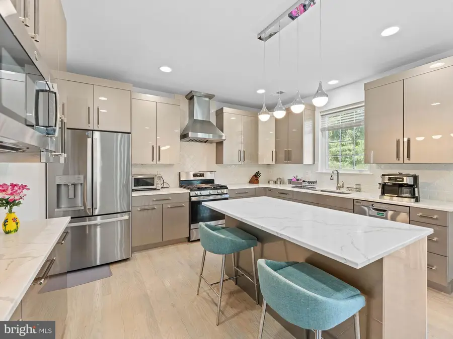 6 Gabriella Ct, Hamilton, NJ 08690 - #3