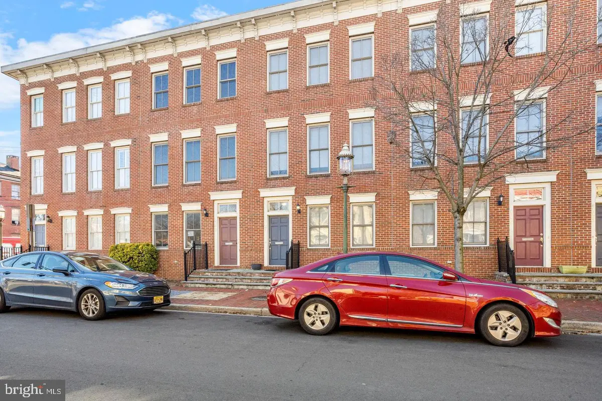 147 Jackson St, Trenton, NJ 08611 - #1