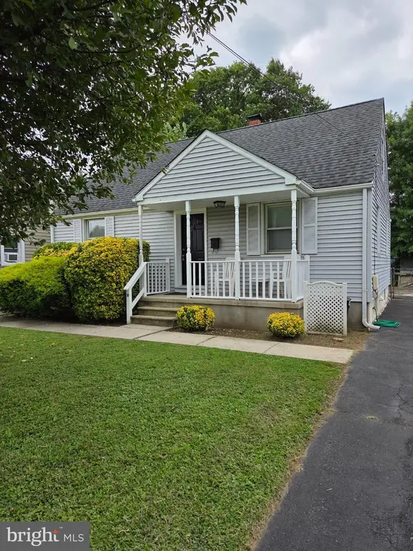 8 Stratford Ave, EWING TWP, NJ 08618