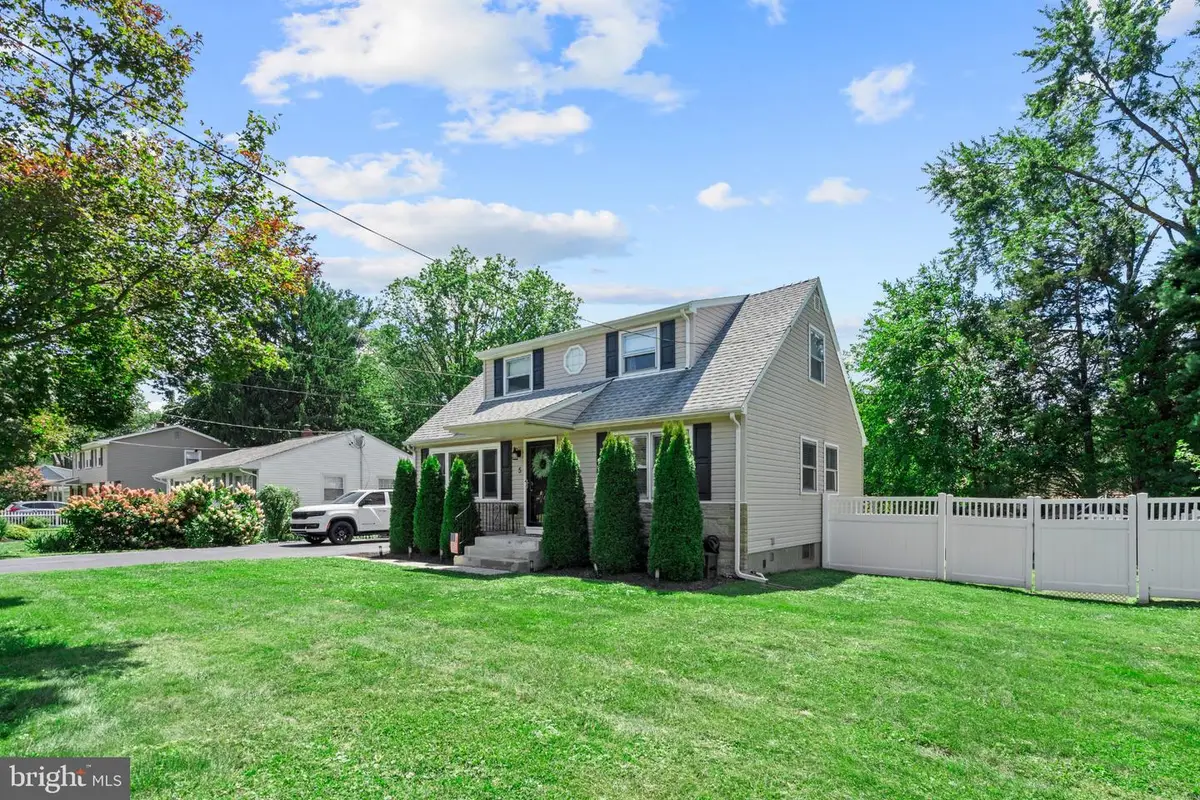 5 Langmoore Dr, Trenton, NJ 08638 - #1