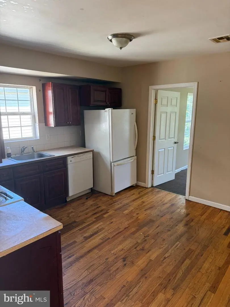 812 Carteret Ave E, Trenton, NJ 08618 - #2