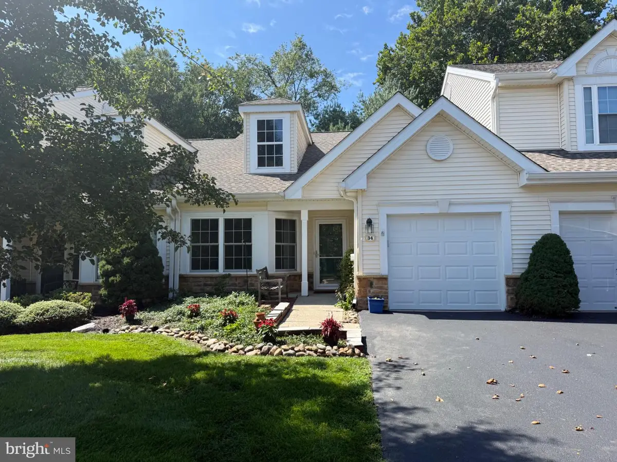 34 Kingston Blvd, Hamilton, NJ 08690 - #1