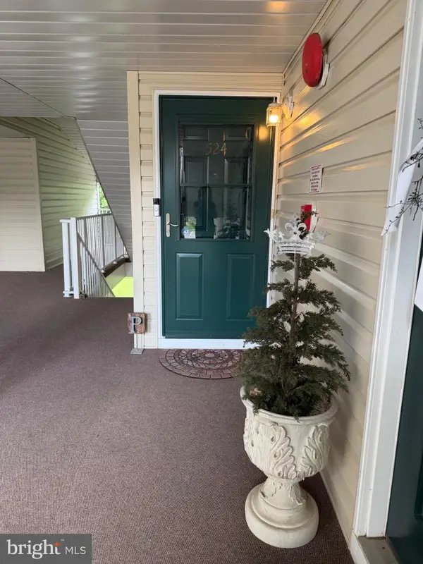 524 Walden Cir, ROBBINSVILLE, NJ 08691