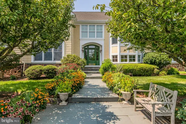 19 Tara Way, PENNINGTON, NJ 08534