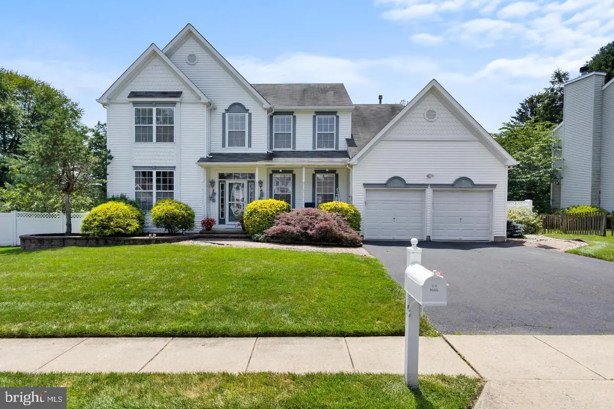 35 Dark Leaf Dr, Hamilton, NJ 08610 - #1