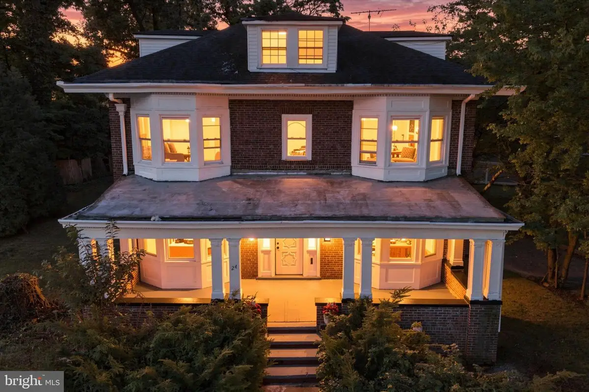 24 Belmont Cir, Trenton, NJ 08618 - #1