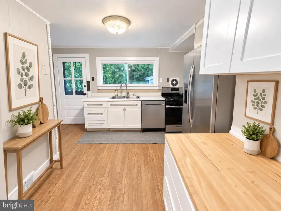 22 Brenwal Ave, Trenton, NJ 08618 - #3