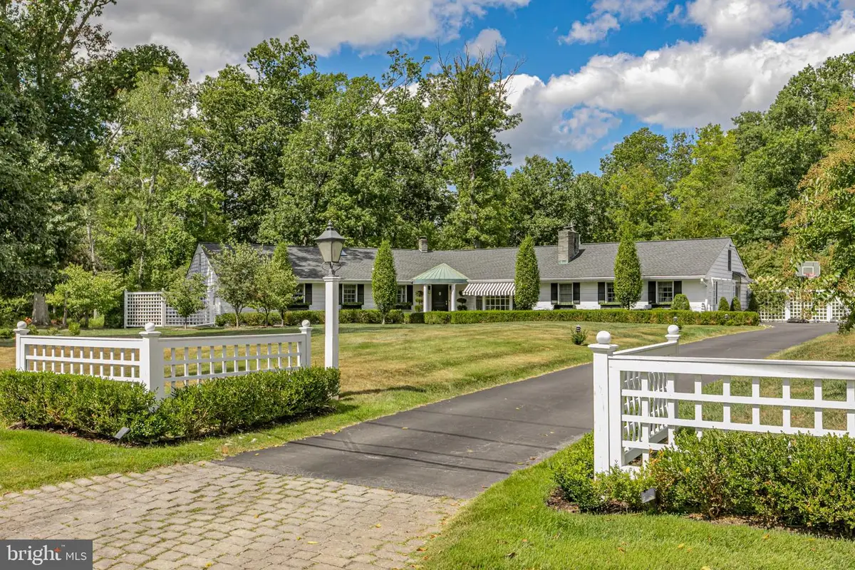8 Skyfield Dr, Princeton, NJ 08540 - #1