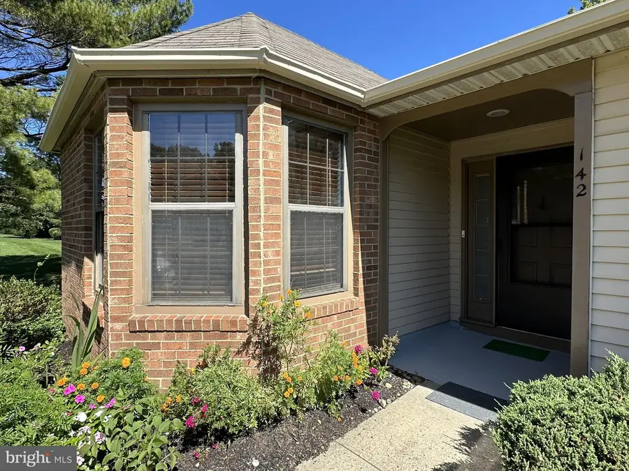 142 Tynemouth Ct, Robbinsville, NJ 08691 - #2