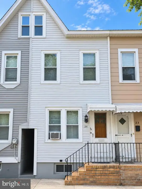 25 Randall Ave, TRENTON, NJ 08611