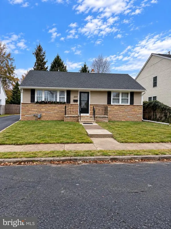 237 New Hillcrest Ave, EWING TWP, NJ 08638