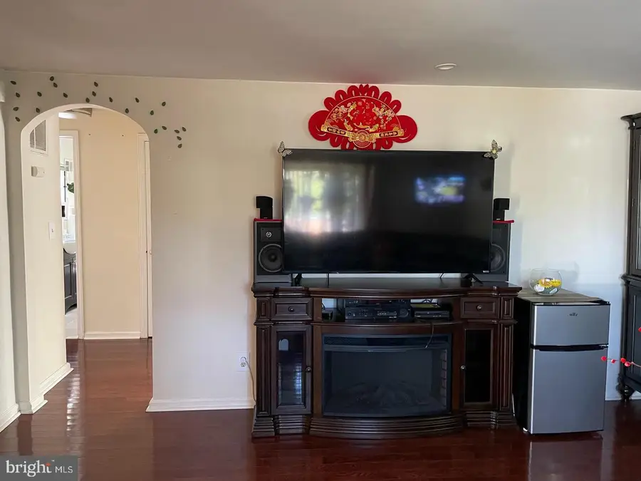 43 Wallace Rd, Princeton Junction, NJ 08550 - #2