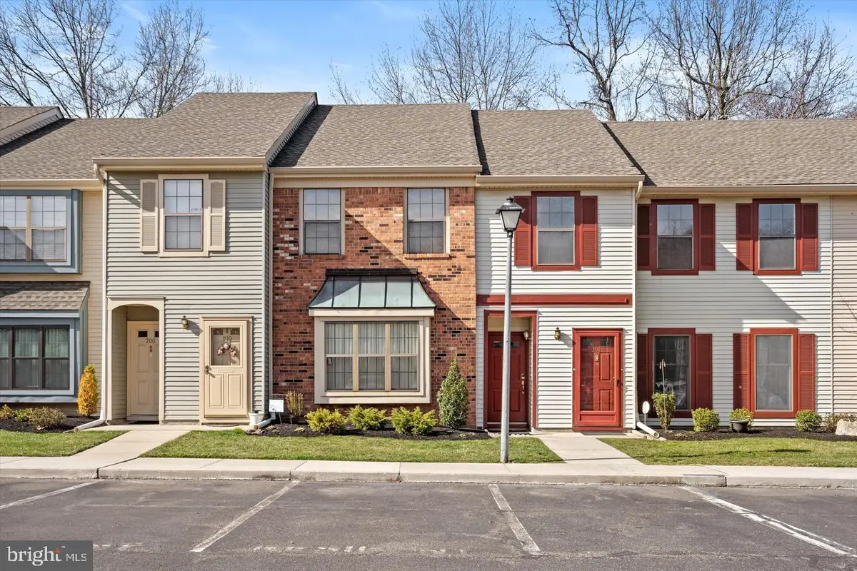 202 Wyndham Pl, Robbinsville, NJ 08691 - #1