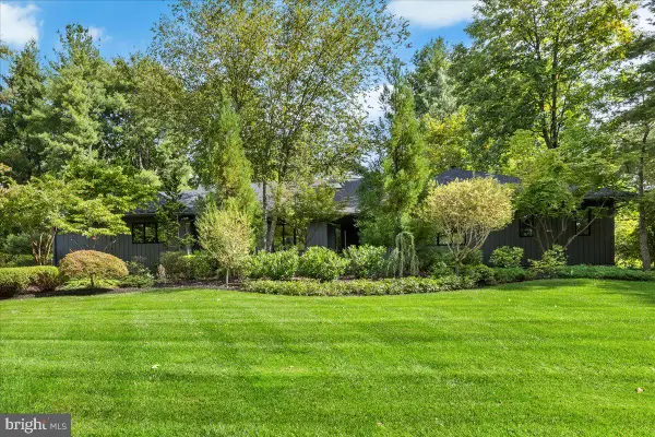 8 Deer Run, PRINCETON, NJ 08540